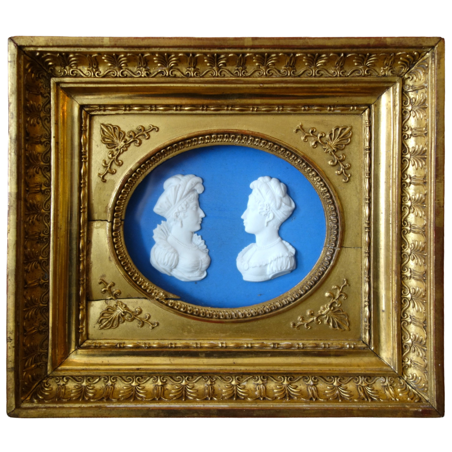 Manufacture de Sèvres - paire de portraits des Duchesses d'Angoulême et de Berry façon Wedgwood